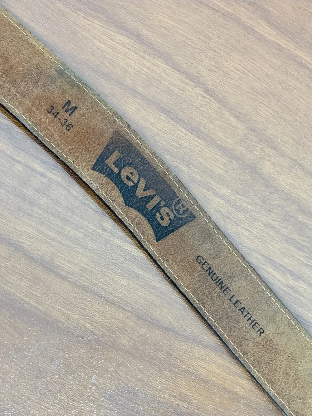 Levi's Distressed Men’s Brown Leather Rivet Belt with Silver Buckle M (34-36)